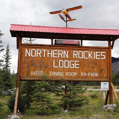 Northern Rockies Lodge Muncho Lake Exterior photo